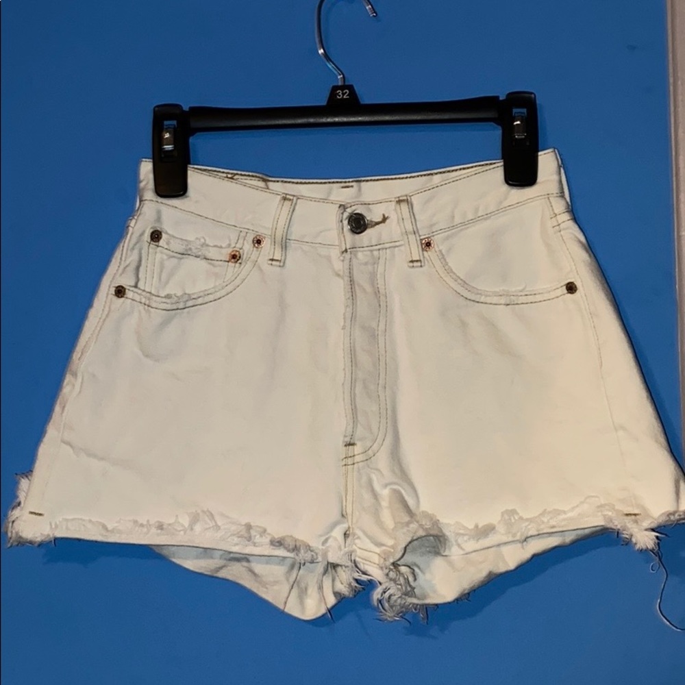 Levi white shorts